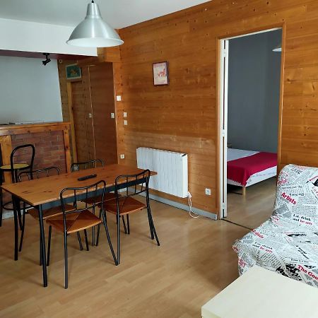 Agreable Appartement De 48 M² En Rdc Ла-Бурбуль Екстер'єр фото