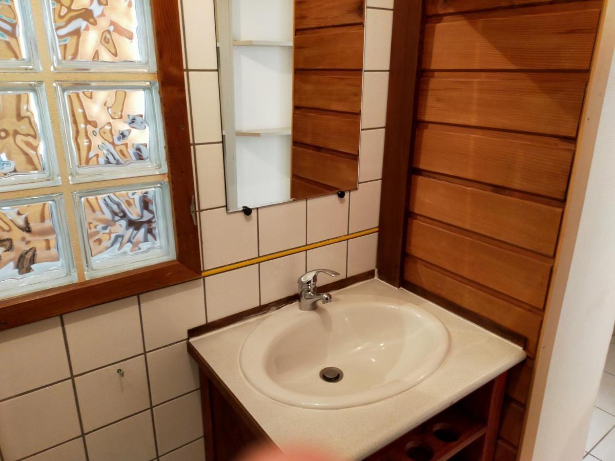 Agreable Appartement De 48 M² En Rdc Ла-Бурбуль Екстер'єр фото